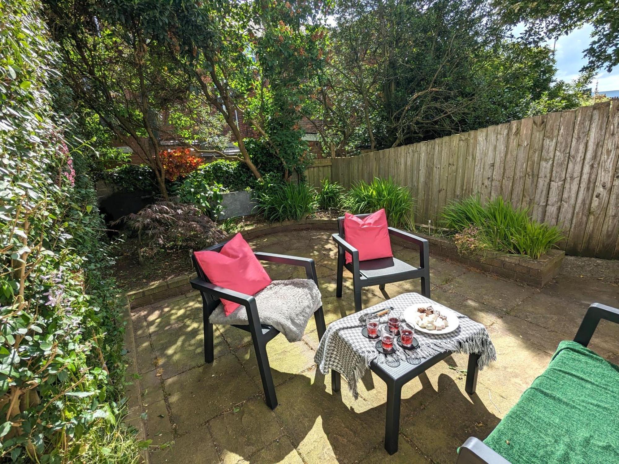 Вилла Heart Of Belfast With Private Garden Экстерьер фото